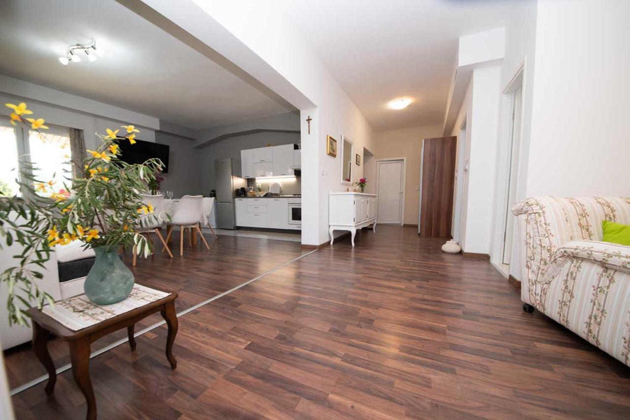 Apartman Mjeda 卡斯塔 外观 照片